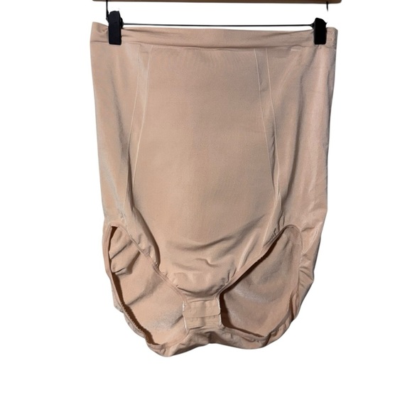 SPANX High-Waisted Brief Shapewear Size 2x - Picture 2 of 10